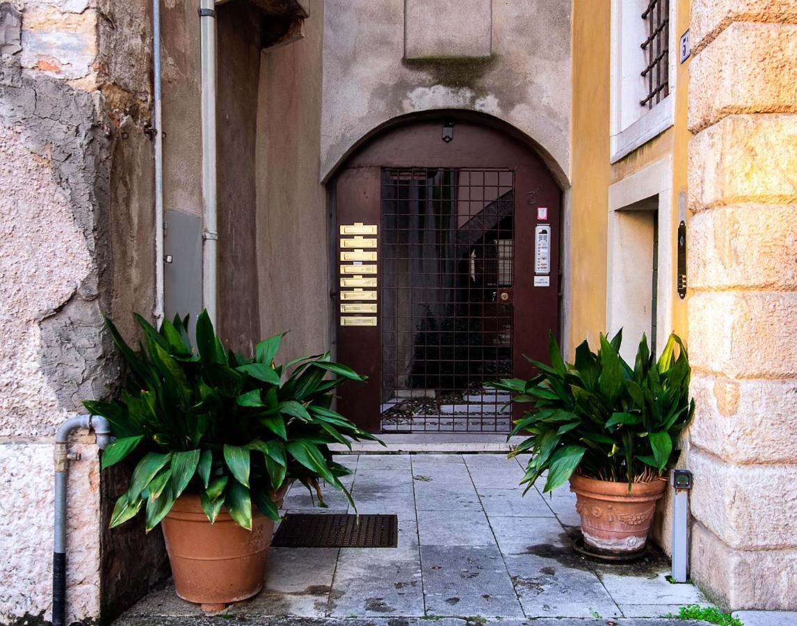 Casa Broilo, Nel Cuore Di Verona Bagian luar foto